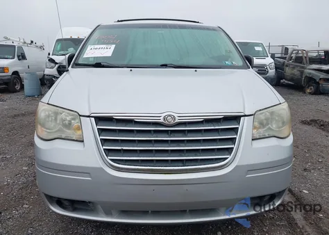 2010 Chrysler Town & Country Touring from USA, damaged, VIN 2A4RR5D16AR422823